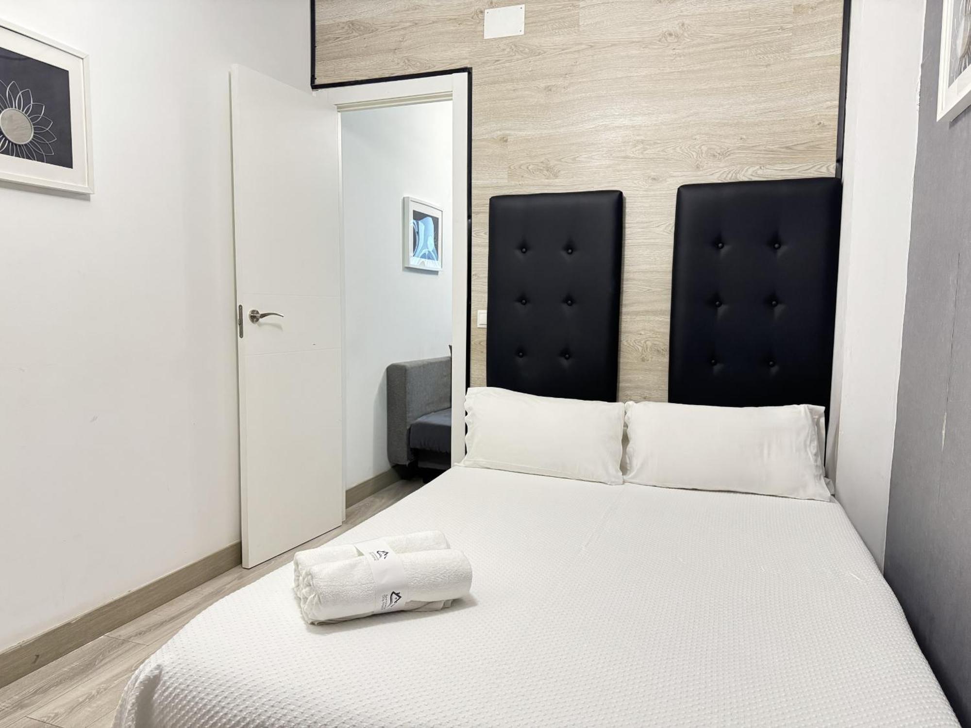 Apartment Larga Noviciado Centro Madrid